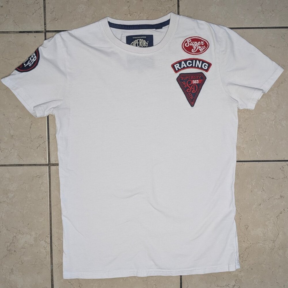 Superdry T-shirt for men, in size small and white, is in excellent condition.